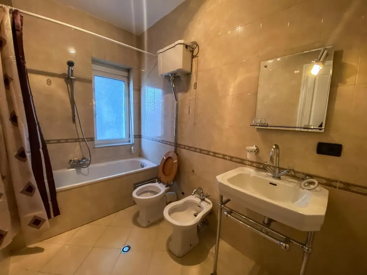 Blue Door Hostel Tirana
