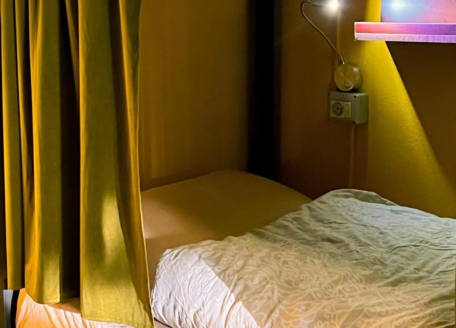 Blue Door Hostel Tirana